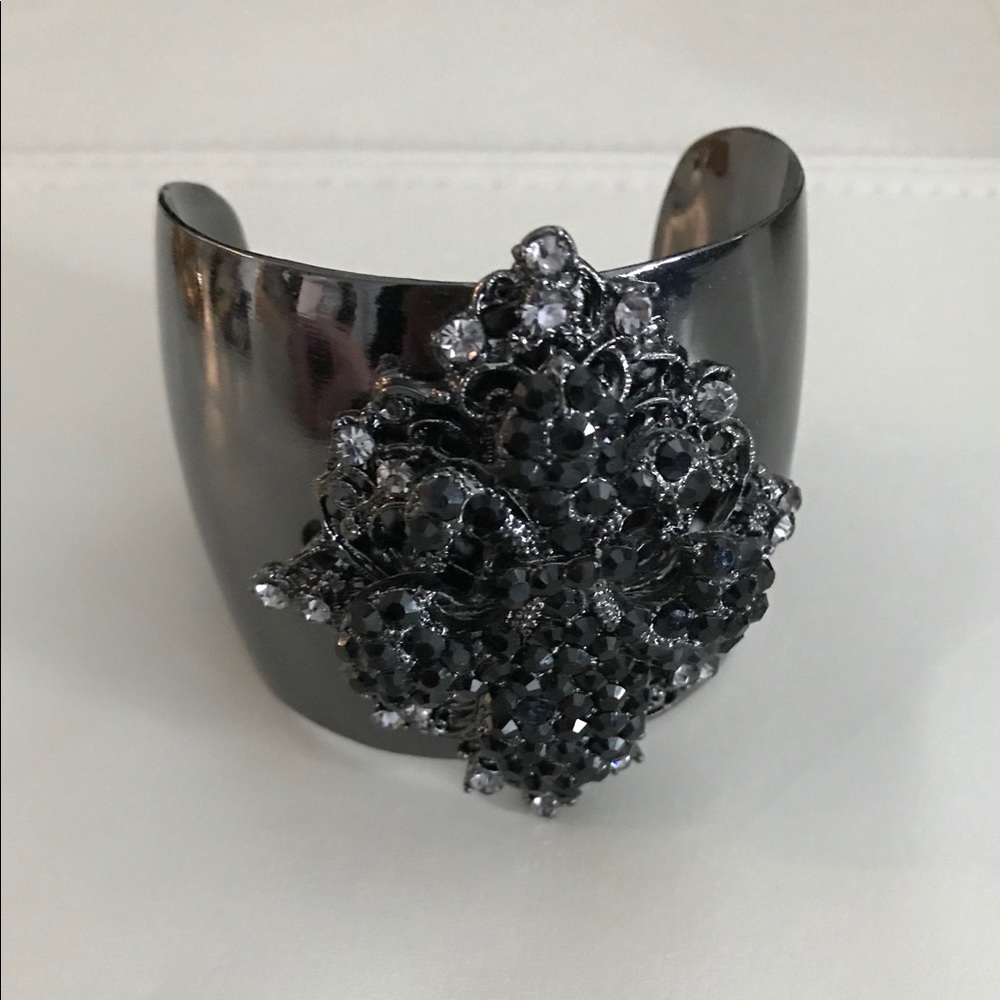 Large metal cuff bracelet - Picture 2 of 4